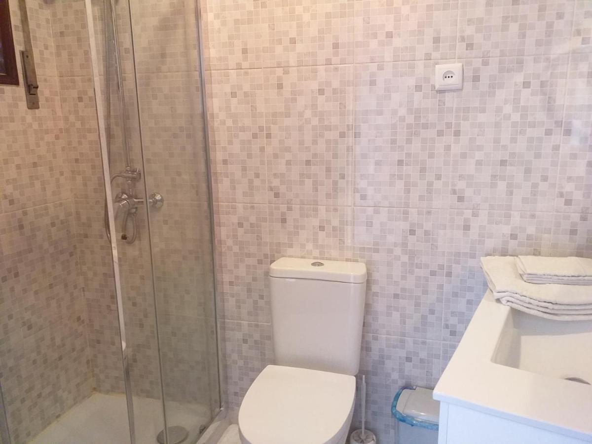 Enjoy Guest House Gmr 吉马良斯 外观 照片